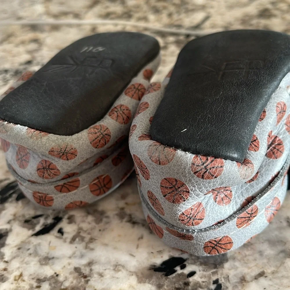 Freshly Picked Basketball Mocassins - Size 1 (US 2.5)